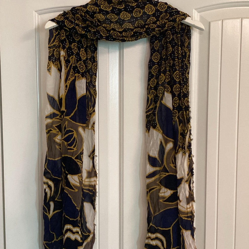 Navy and Gold Pattern Scarf